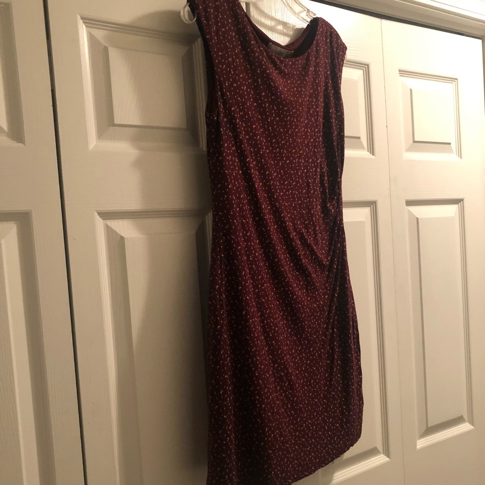 Sleeveless sheath dress